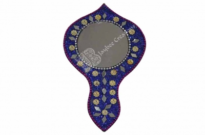 Mirror with handle