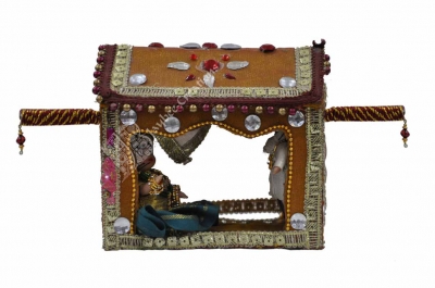 Dholi - Wood Tissue with dolls